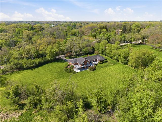 520 W Merri Oaks Road, Barrington Hills, IL 60010