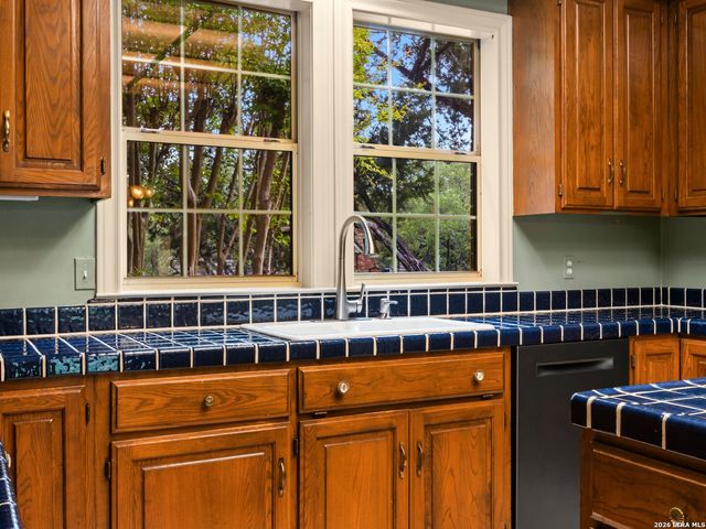 6 Inwood Manor, San Antonio, TX 78248