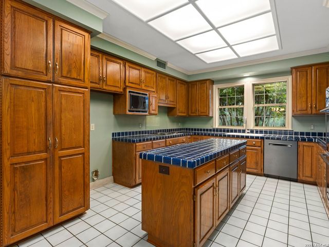 6 Inwood Manor, San Antonio, TX 78248