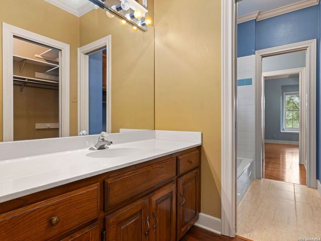 6 Inwood Manor, San Antonio, TX 78248