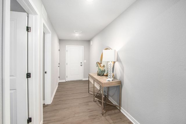 17561 Beechwood Lane Lane 6, Spring Lake, MI 49456