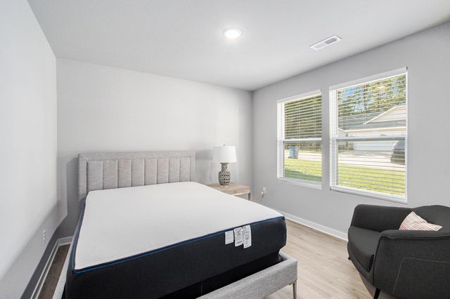 17561 Beechwood Lane Lane 6, Spring Lake, MI 49456