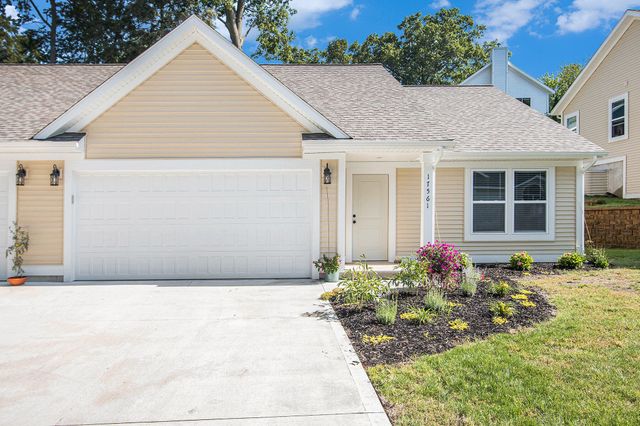 17561 Beechwood Lane Lane 6, Spring Lake, MI 49456