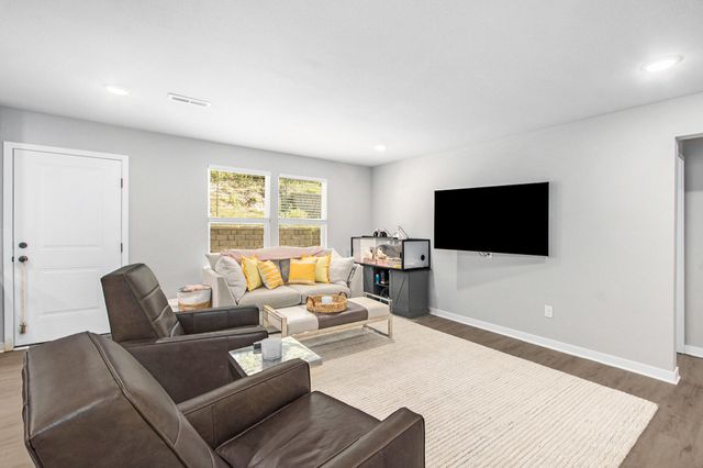 17561 Beechwood Lane Lane 6, Spring Lake, MI 49456