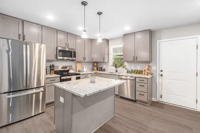 17561 Beechwood Lane Lane 6, Spring Lake, MI 49456