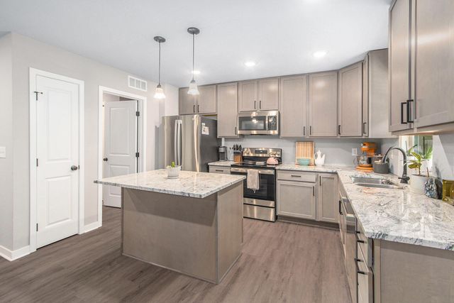 17561 Beechwood Lane Lane 6, Spring Lake, MI 49456