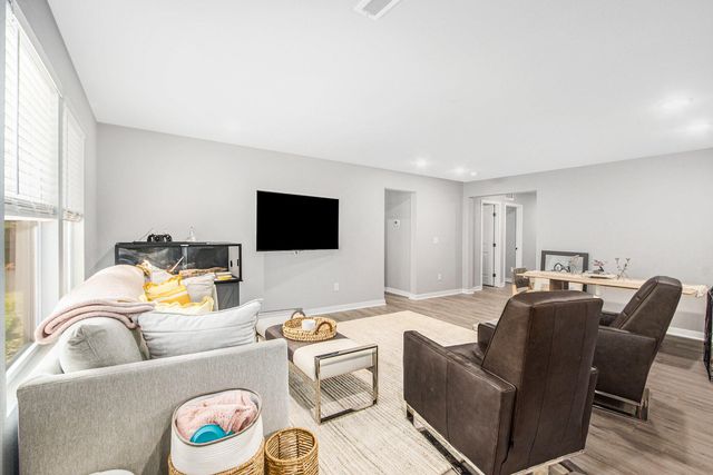 17561 Beechwood Lane Lane 6, Spring Lake, MI 49456