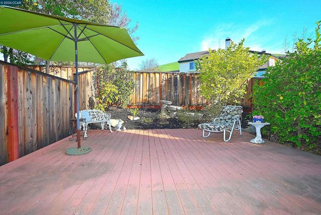 1295 Shell Cir, Clayton, CA 94517