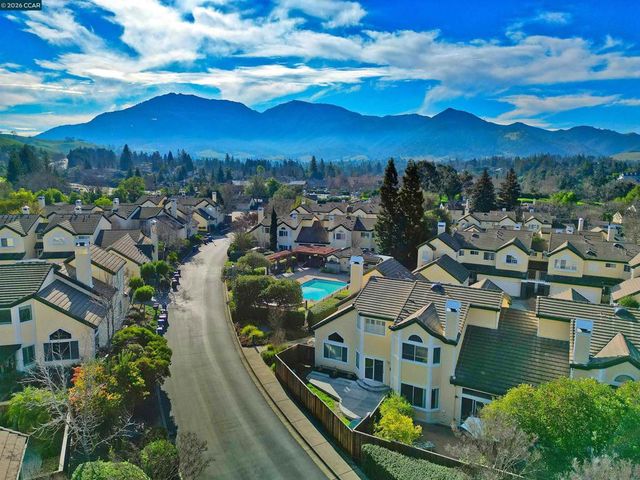 1295 Shell Cir, Clayton, CA 94517