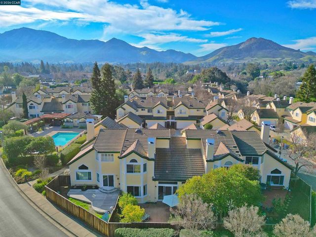 1295 Shell Cir, Clayton, CA 94517