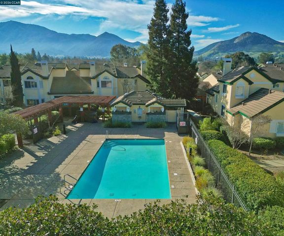 1295 Shell Cir, Clayton, CA 94517