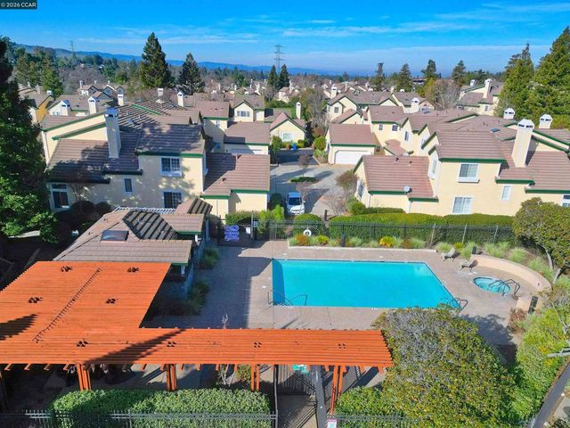 1295 Shell Cir, Clayton, CA 94517