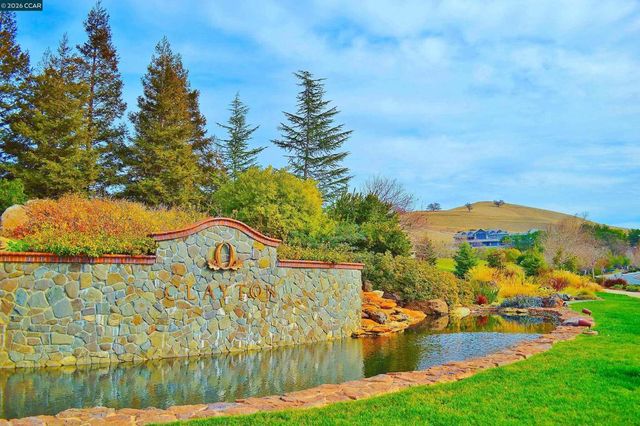1295 Shell Cir, Clayton, CA 94517