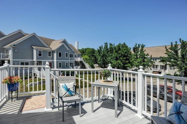 309 Hampton Way 309, Abington, MA 02351