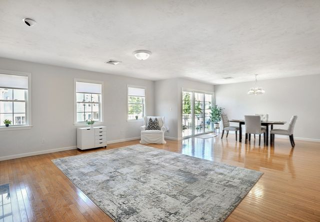 309 Hampton Way 309, Abington, MA 02351
