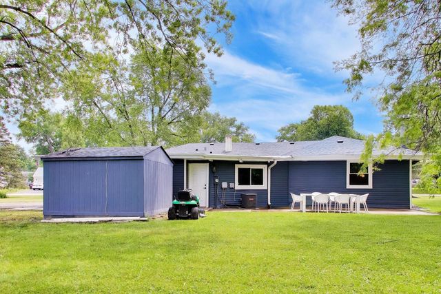 10 Rugby Road, Lake Zurich, IL 60047