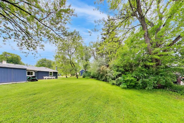 10 Rugby Road, Lake Zurich, IL 60047