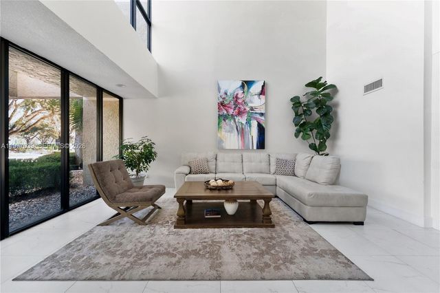 16200 Golf Club Rd 102, Weston, FL 33326