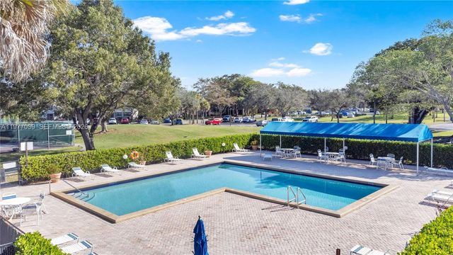 16200 Golf Club Rd 102, Weston, FL 33326