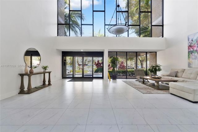 16200 Golf Club Rd 102, Weston, FL 33326