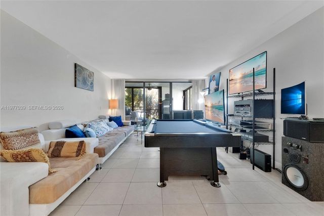 16200 Golf Club Rd 102, Weston, FL 33326