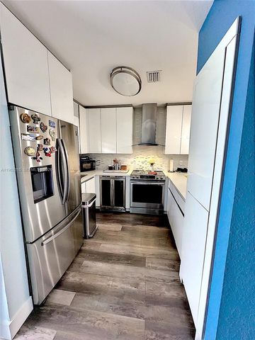 6761 NW 182nd St 103, Hialeah, FL 33015