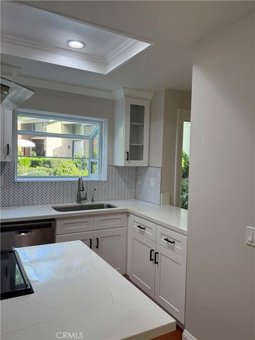 89 Lakepines, Irvine, CA 92620