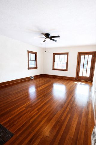 800 W South St, Salina, KS 67401