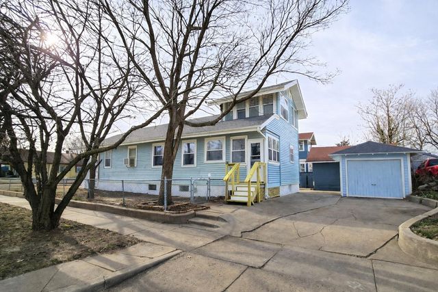 800 W South St, Salina, KS 67401