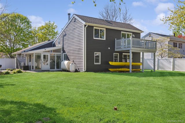 33 Nantucket Drive, Medford, NY 11763