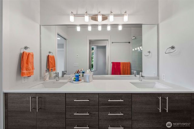 2833 3rd Avenue W, Seattle, WA 98119