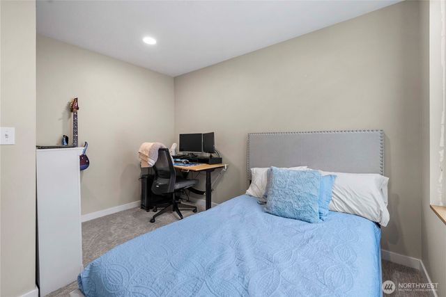 2833 3rd Avenue W, Seattle, WA 98119