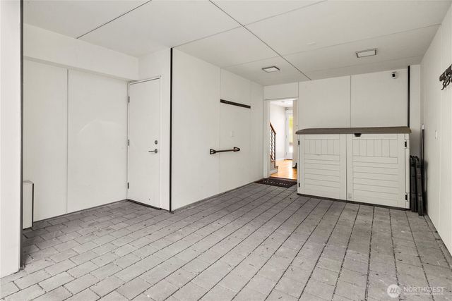 2833 3rd Avenue W, Seattle, WA 98119