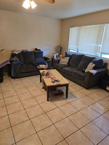 417 Mount Everest Ct, Modesto, CA 95358