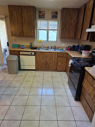 417 Mount Everest Ct, Modesto, CA 95358