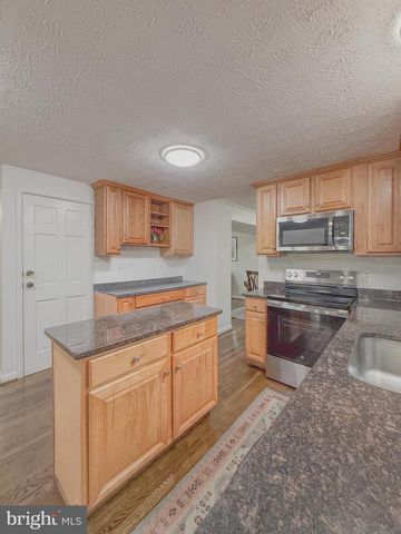 107 APPLETREE DR NE, Leesburg, VA 20176