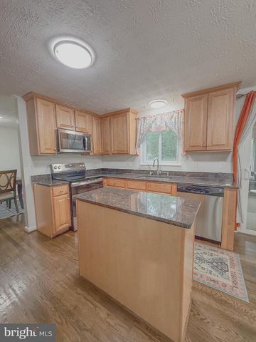 107 APPLETREE DR NE, Leesburg, VA 20176