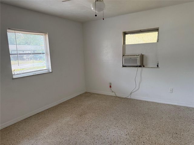 6035 10TH STREET, Zephyrhills, FL 33542