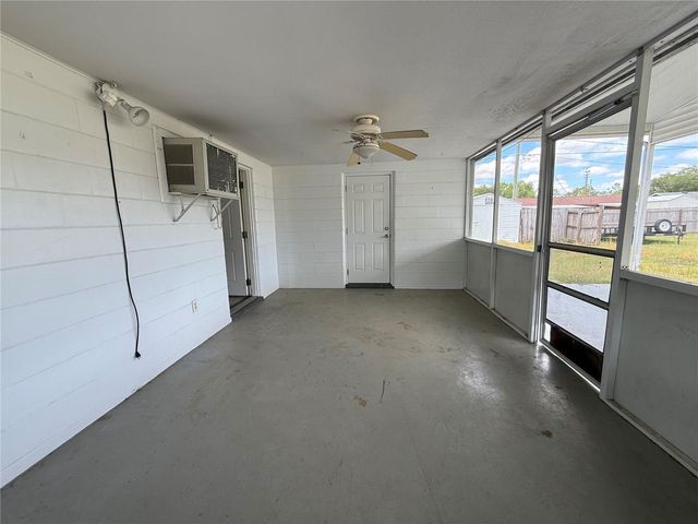 6035 10TH STREET, Zephyrhills, FL 33542