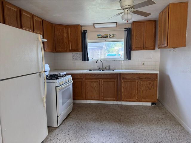 6035 10TH STREET, Zephyrhills, FL 33542