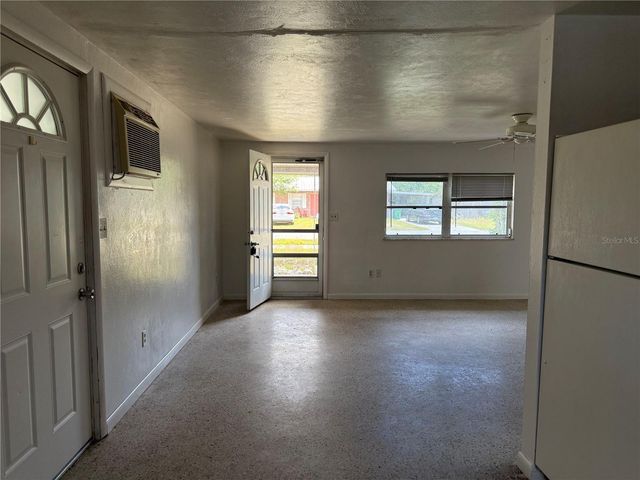 6035 10TH STREET, Zephyrhills, FL 33542