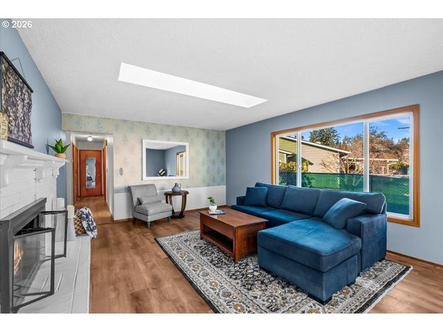 2813 MAYWOOD Dr, Forest Grove, OR 97116