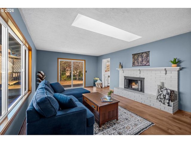 2813 MAYWOOD Dr, Forest Grove, OR 97116