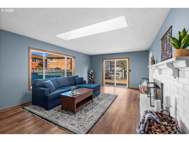 2813 MAYWOOD Dr, Forest Grove, OR 97116