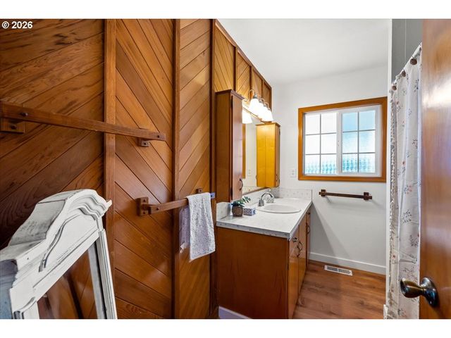 2813 MAYWOOD Dr, Forest Grove, OR 97116