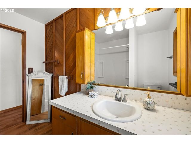 2813 MAYWOOD Dr, Forest Grove, OR 97116