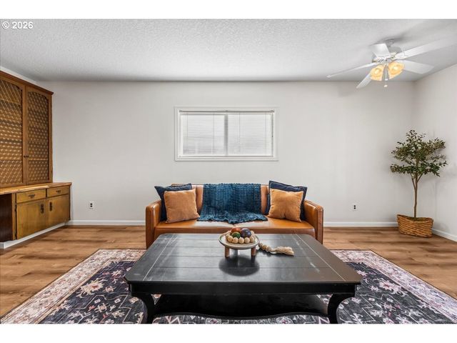 2813 MAYWOOD Dr, Forest Grove, OR 97116