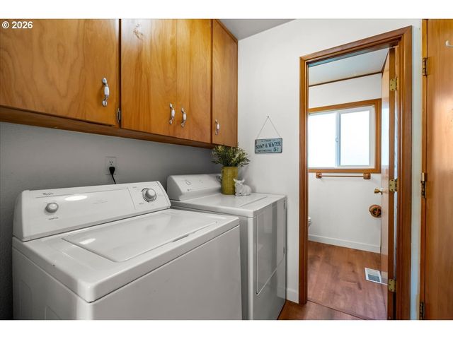 2813 MAYWOOD Dr, Forest Grove, OR 97116