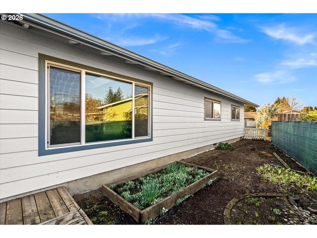 2813 MAYWOOD Dr, Forest Grove, OR 97116
