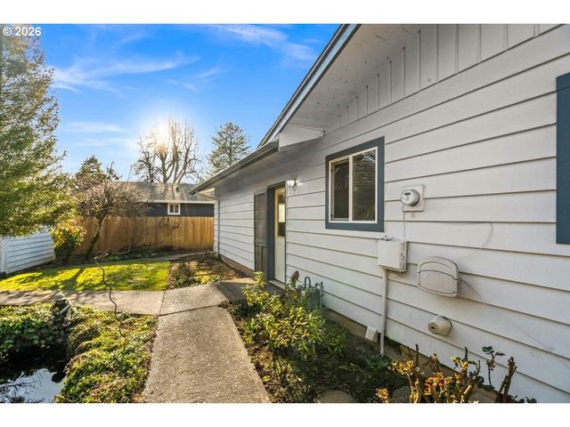 2813 MAYWOOD Dr, Forest Grove, OR 97116